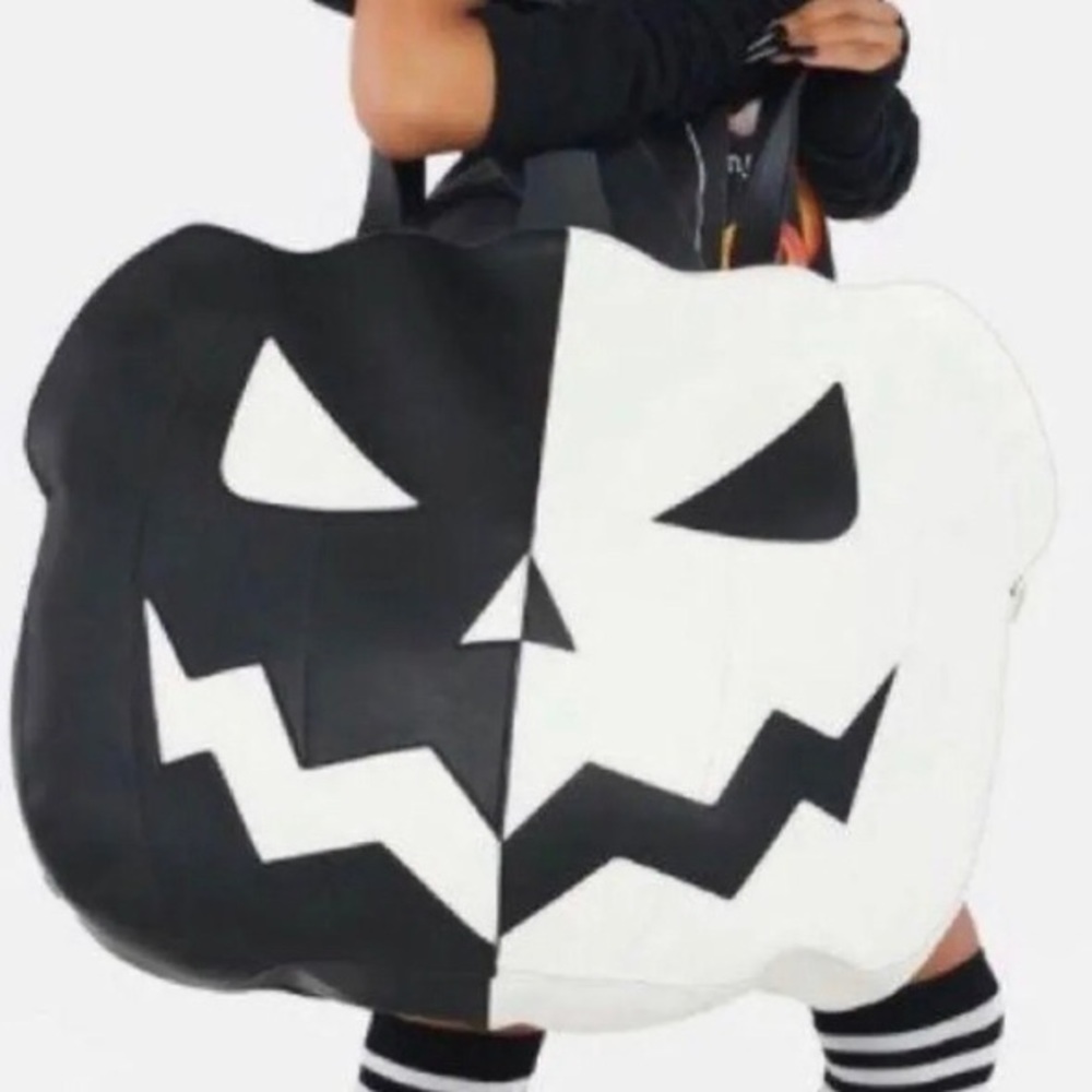 LAST CHANCE 🎃TODAY ONLY !Dolls Kill “Wicked O Grin huge bag - Picture 3 of 3